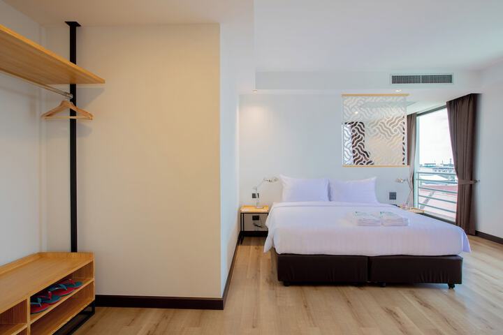 Room 18 of 140