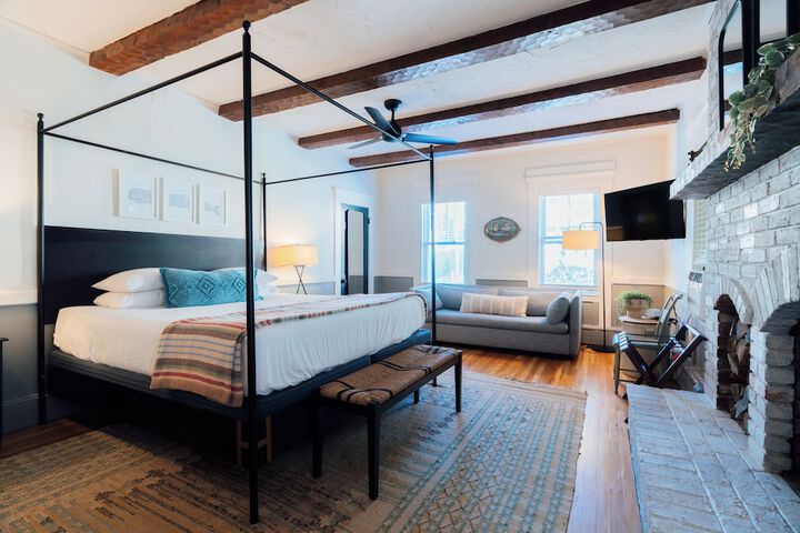 Room 8 of 41