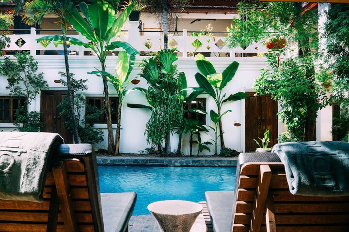 Pool 64 of 94