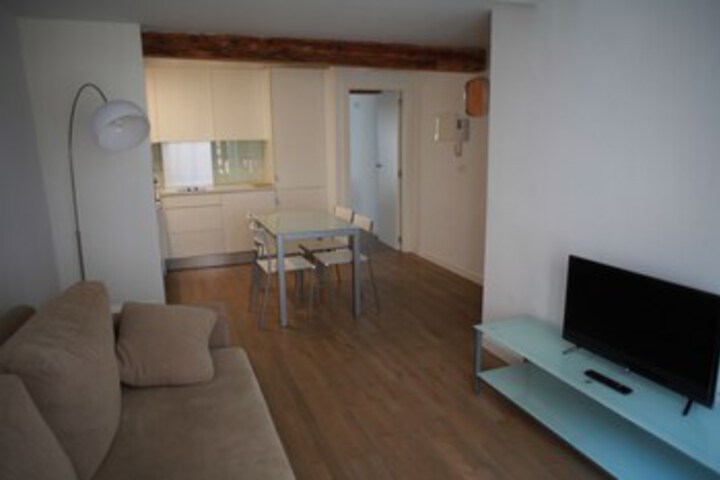 Room 21 of 49