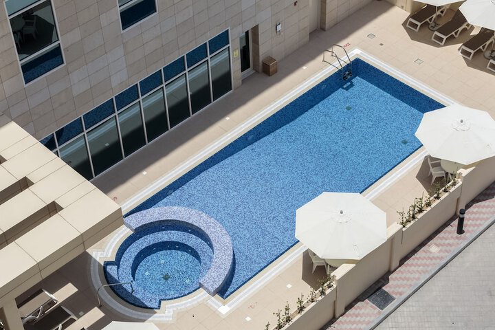 Pool 16 of 33