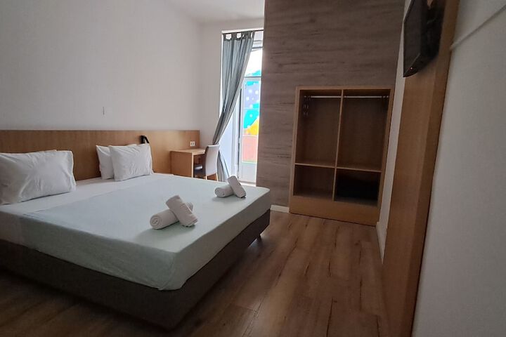 Room 11 of 160