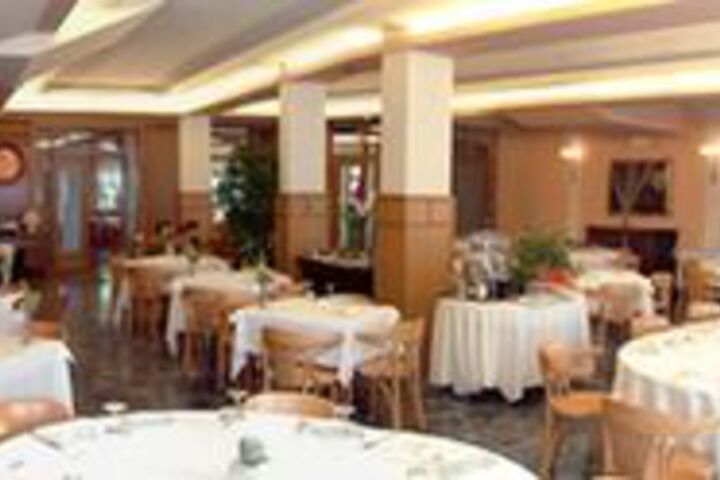 Dining 19 of 19