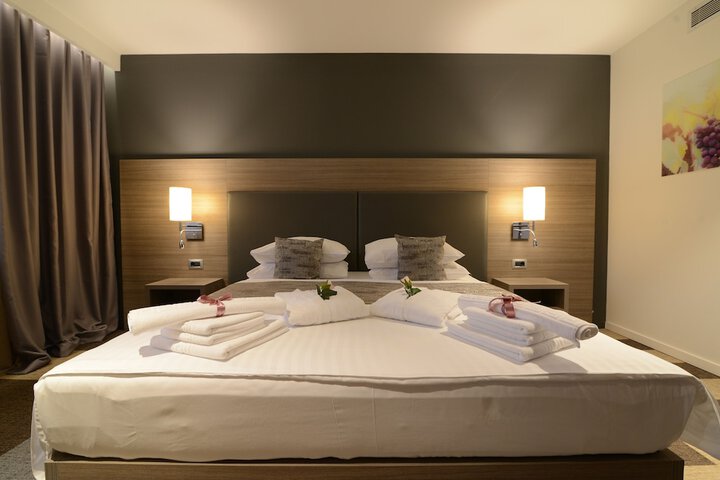 Room 8 of 38