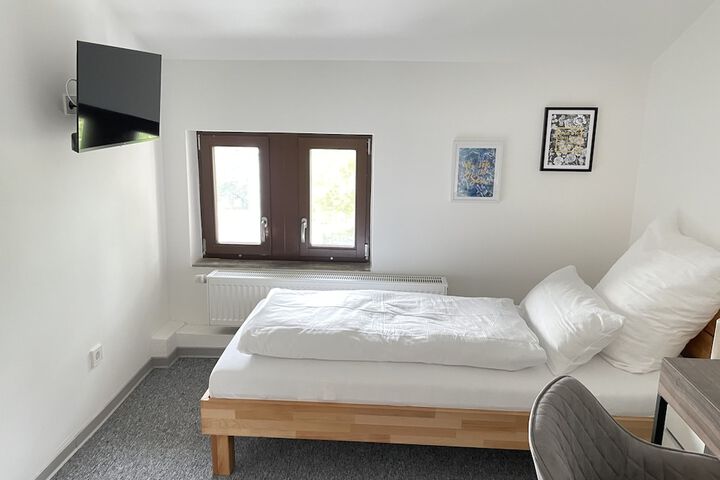 Room 9 of 36