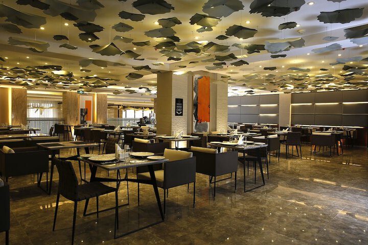 Dining 54 of 66