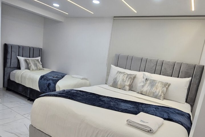 Room 9 of 34