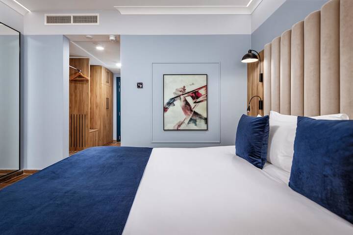 Room 70 of 148