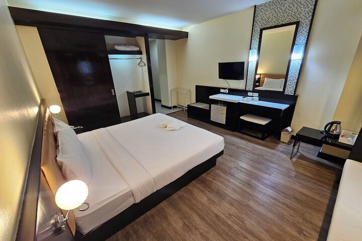 Room 7 of 25