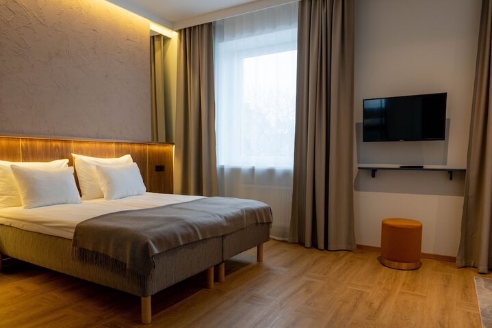 Room 25 of 92