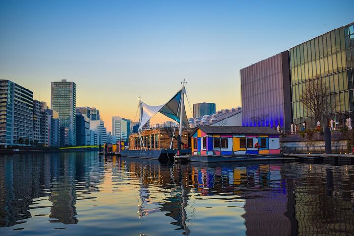 Exterior of PETALS TOKYO - Floating Hotel