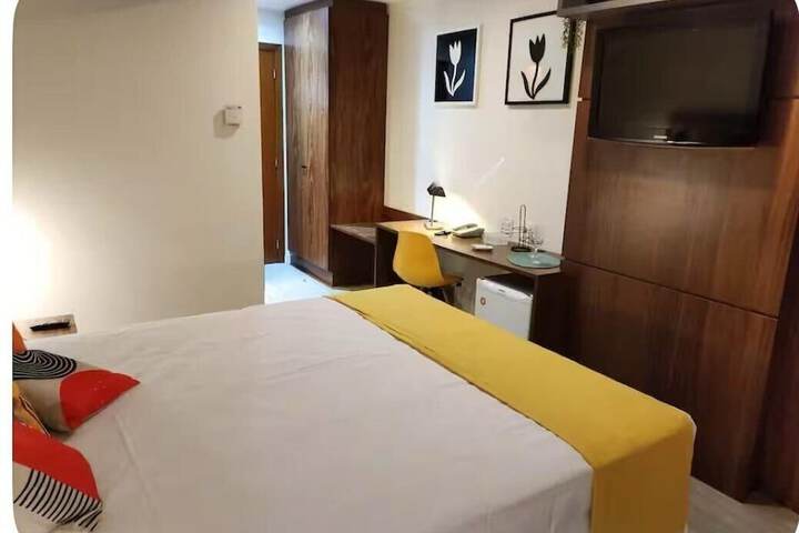 Room 8 of 39