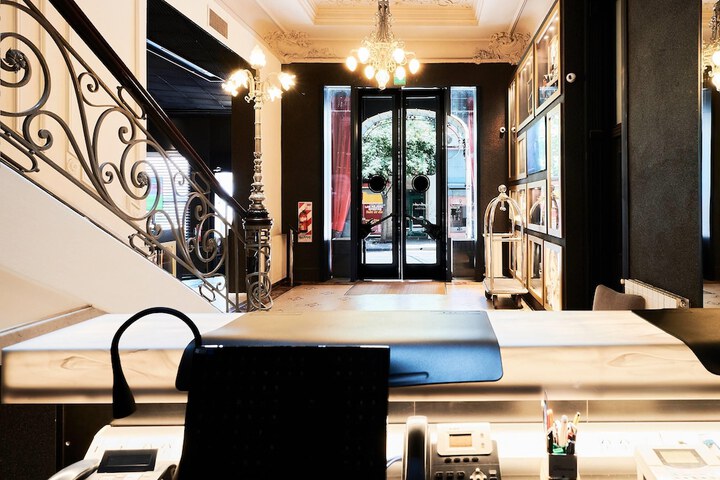 Entrance & Lobby
