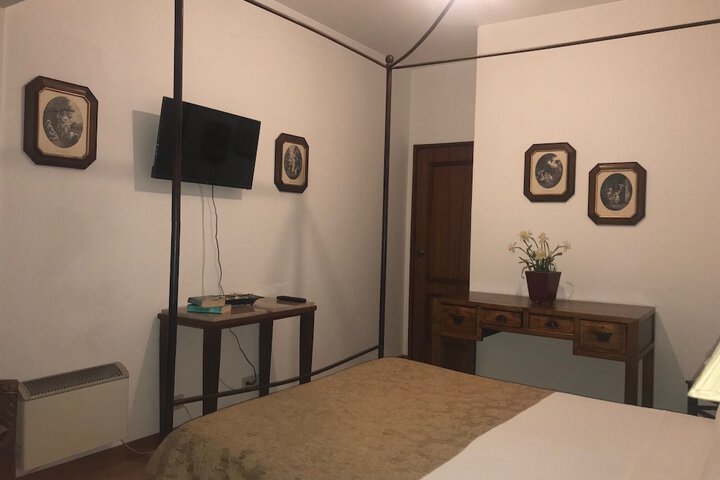 Room 30 of 98