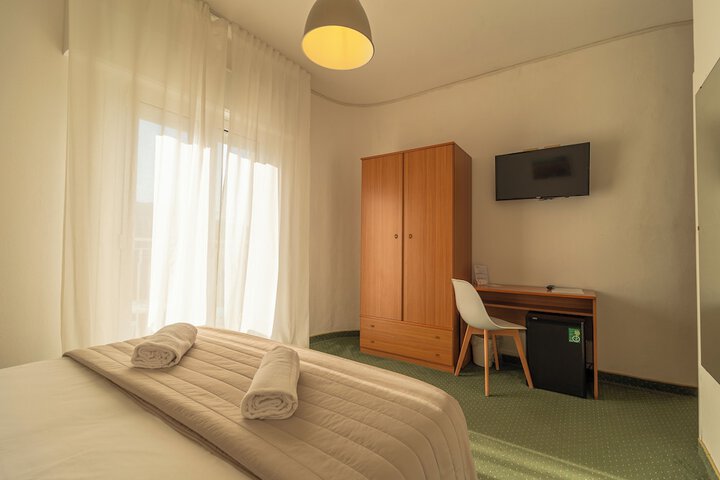 Room 62 of 104