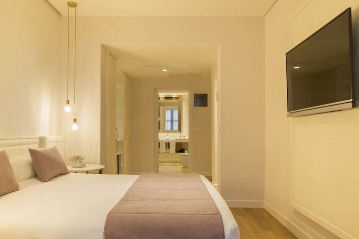 Room 14 of 80