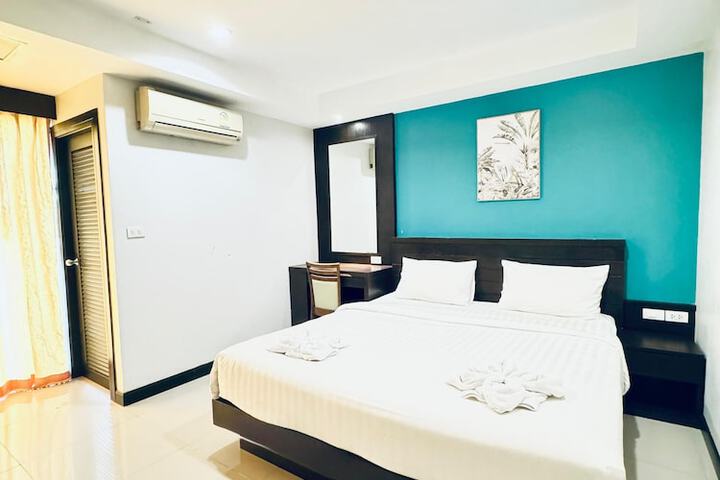 Room 30 of 91