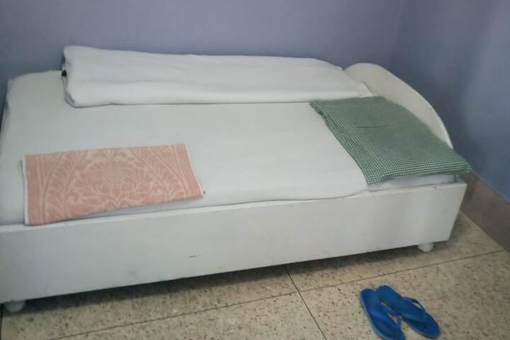 Room 6 of 15