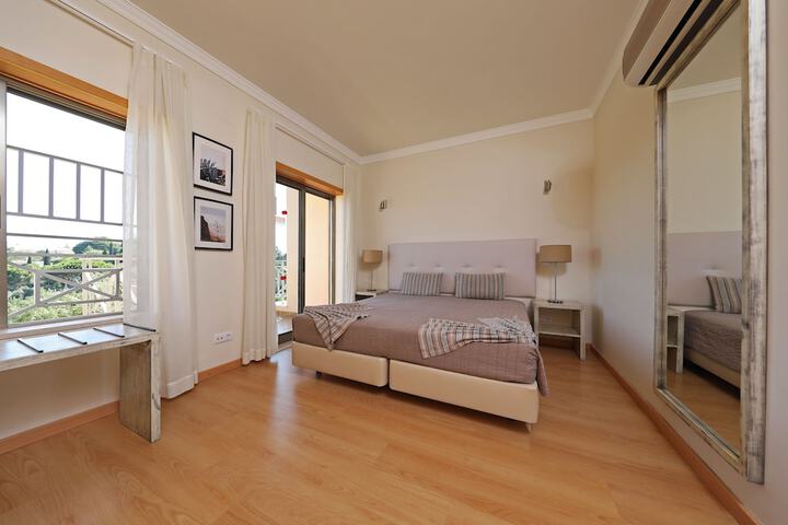 Room 15 of 72