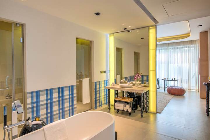 Room 40 of 89