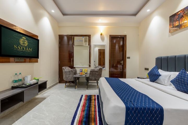 Room 7 of 28