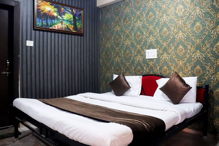 Room 15 of 34