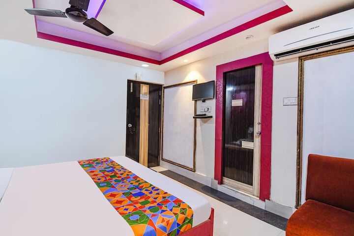 Room 14 of 27