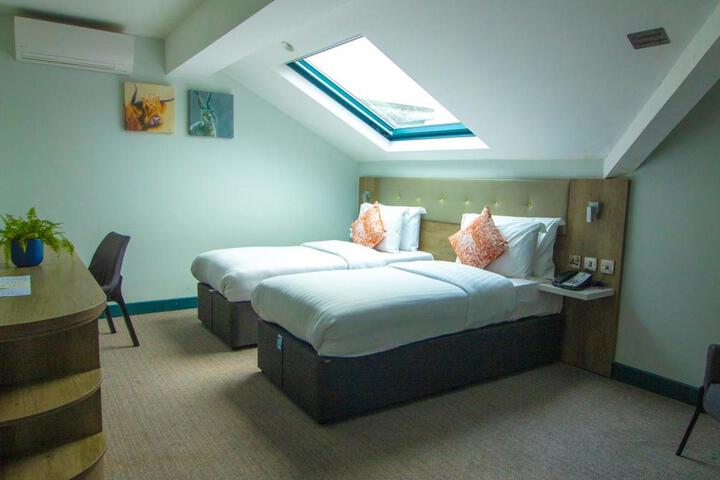 Room 18 of 85