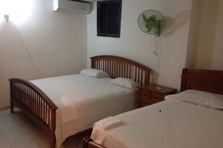 Room 4 of 16