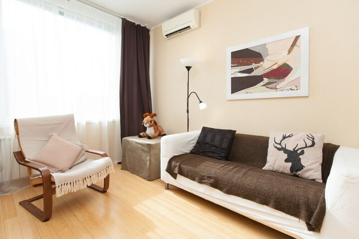 Room 102 of 176