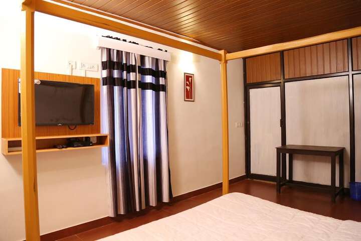 Room 10 of 37