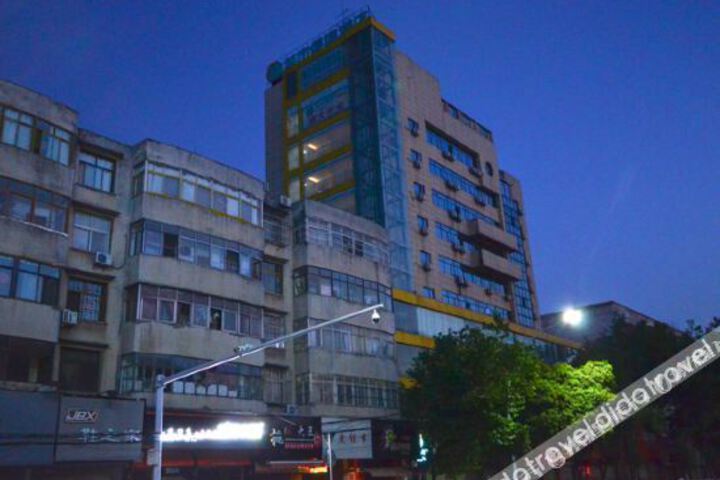 Hotel 6 of 23