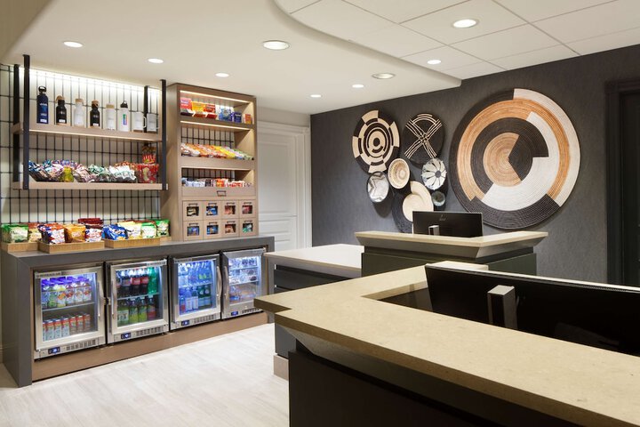 Snack bar