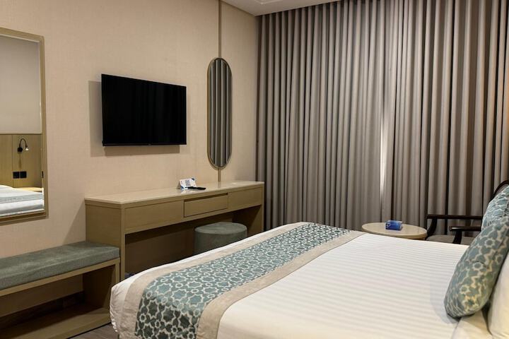 Room 55 of 181