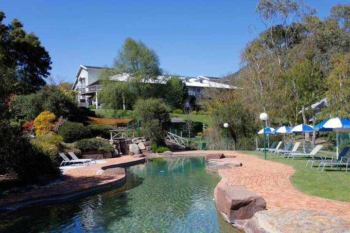 Hotel Pool
