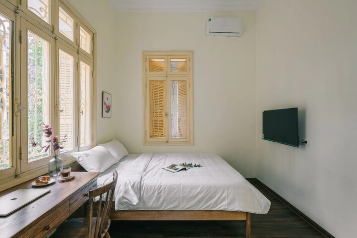 Room 2 of 63