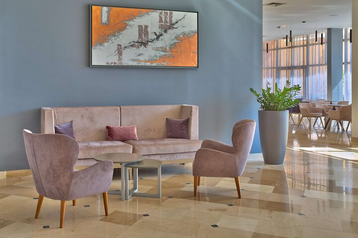 Hotel Interior 5 of 91