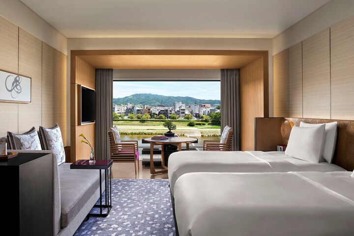 Room 26 of 180