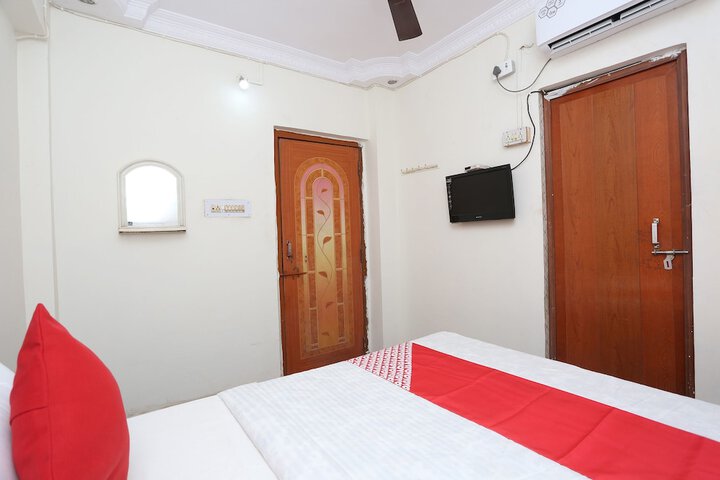 Room 14 of 19