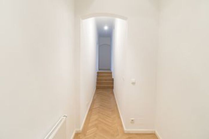 Room 46 of 62