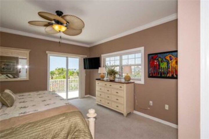 Room 27 of 40