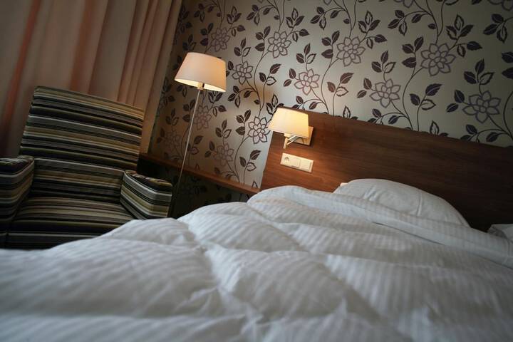 Room 12 of 46