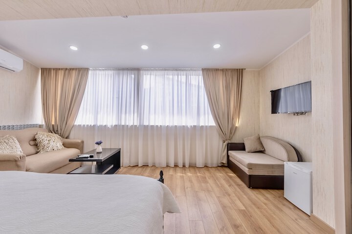 Room 21 of 36