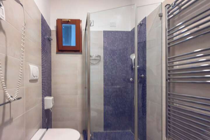 Room 96 of 175