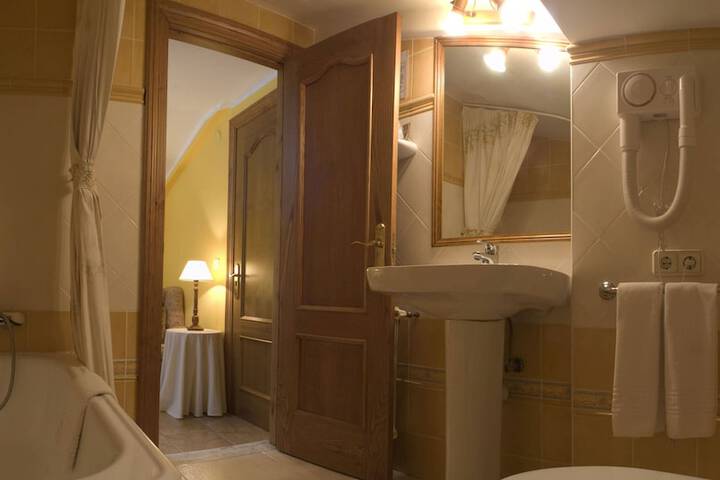 Room 13 of 24