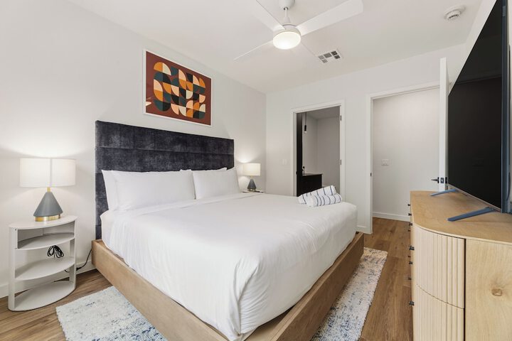 Room 28 of 184