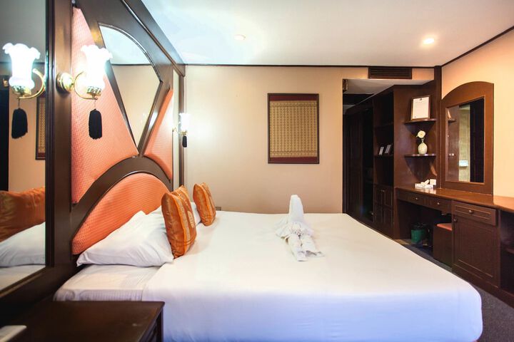 Room 27 of 92