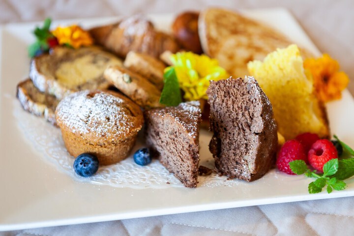 Breakfast/Coffee Service 106 of 119
