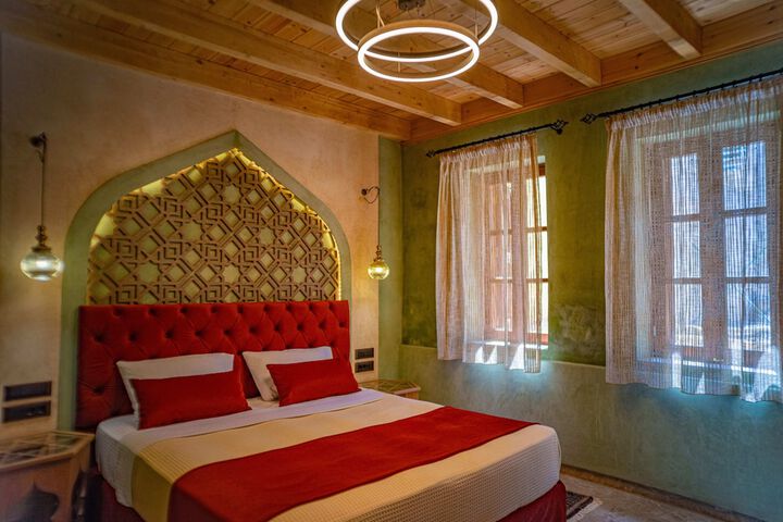 Room 2 of 51