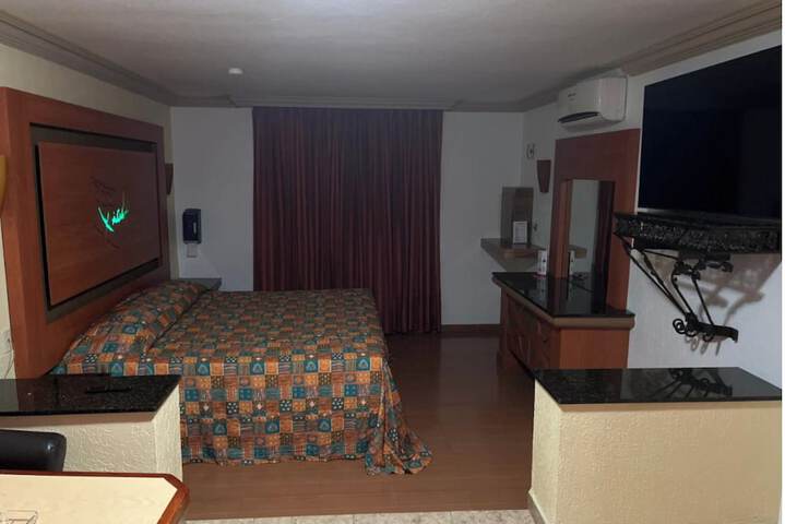 Room 2 of 8